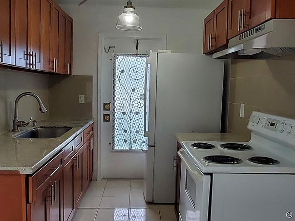4th image of 1715 Wiley St APT 17