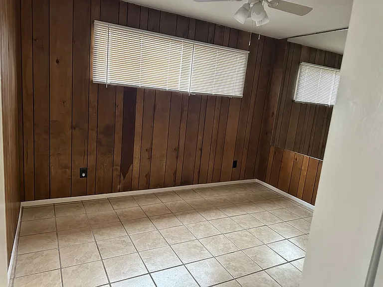 409 Garcia St NE — Photo 8