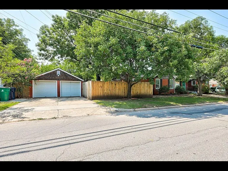 3217 N Villa Ave — Photo 5