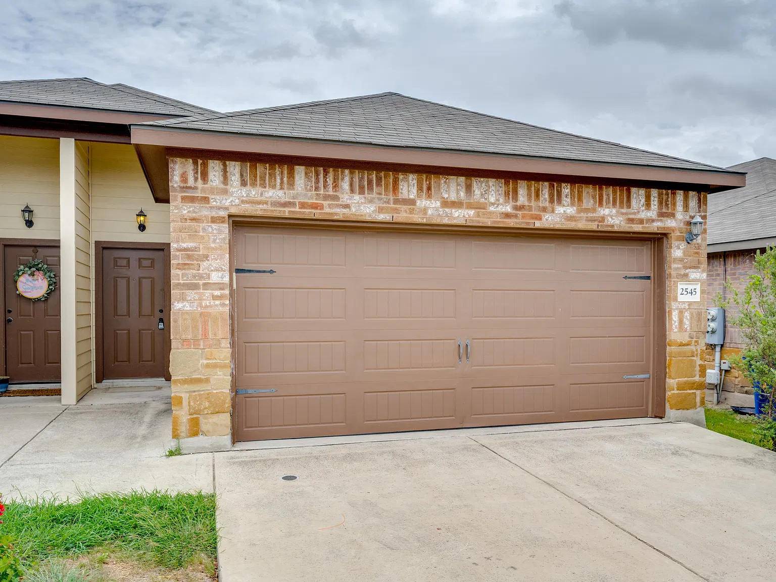 3 bed, 1369 sqft, $1,400 — Photo 2