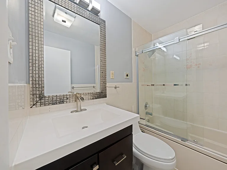10620 Weymouth St #1 — Photo 14