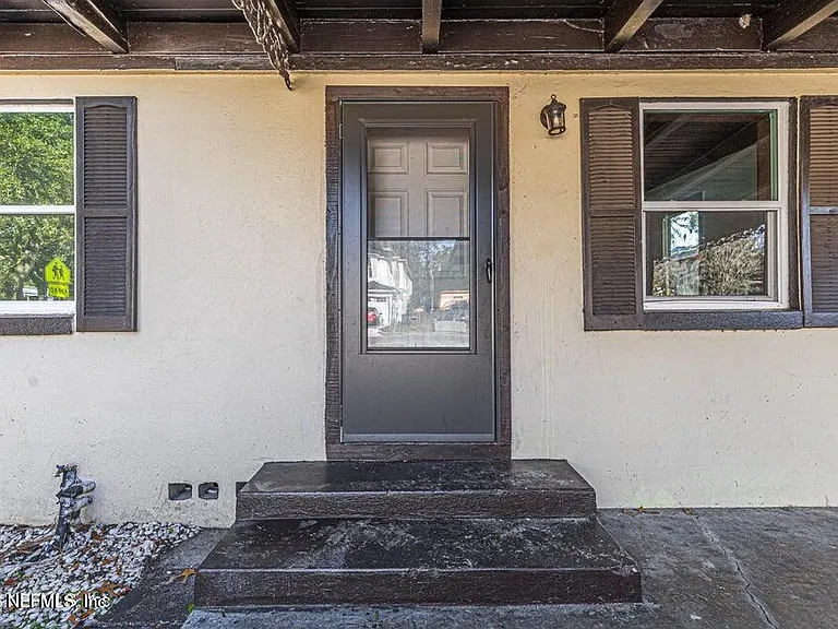 8306 Galveston Ave — Photo 4