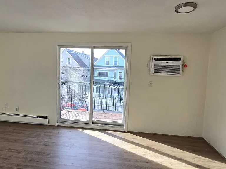 45 Malden St #6 — Photo 4