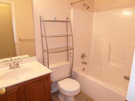 5th image of 655 Colton Ct