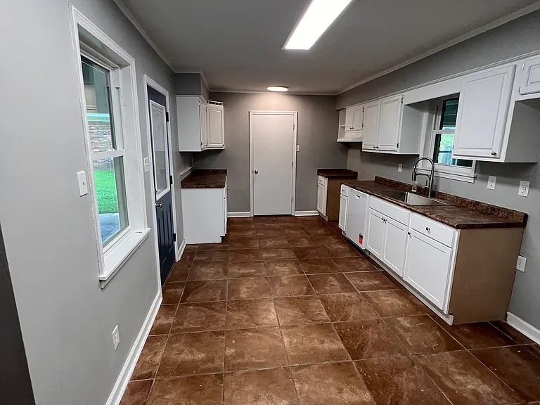 1569 Moss Point Dr — Photo 3
