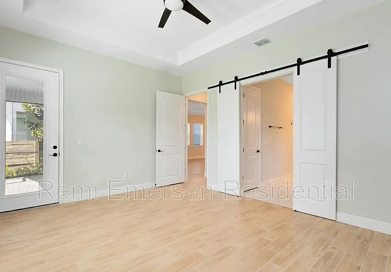 8828 Sperry St — Photo 9