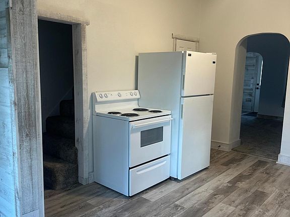5th image of 447 E Schlieman Ave