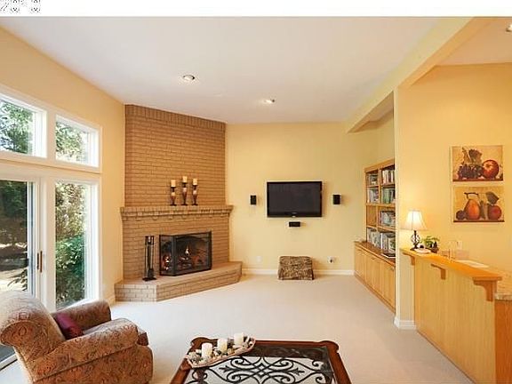 3rd image of 2800 Beacon Hill Dr