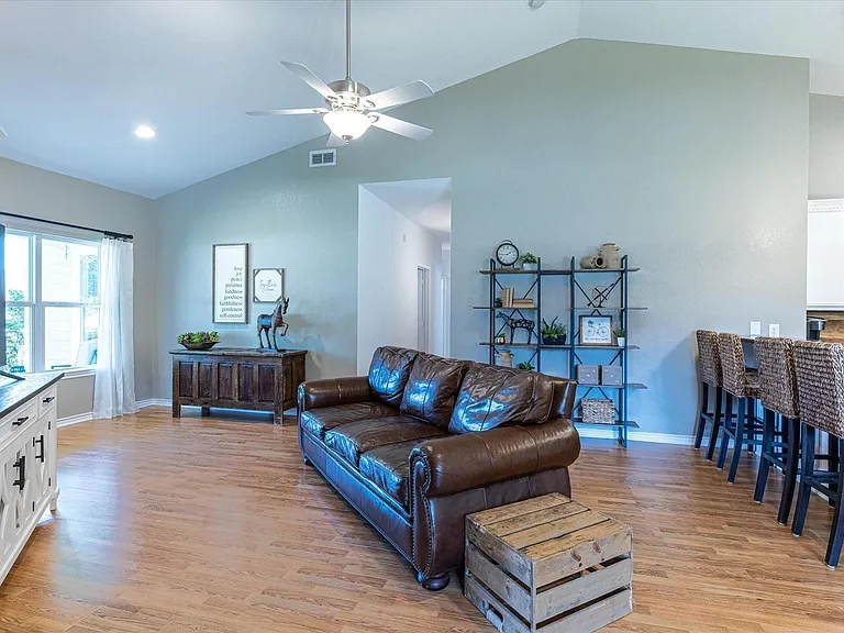 508 Pine Ln — Photo 11