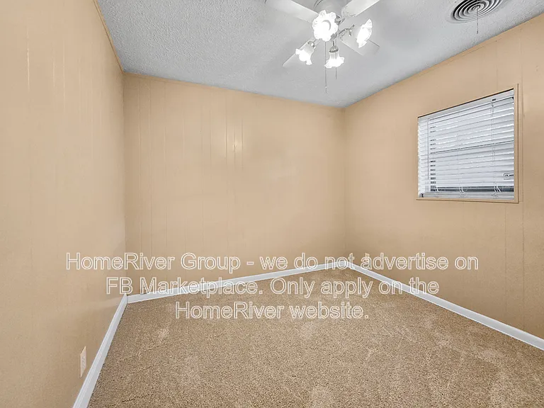 920 Yale St — Photo 13