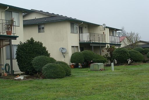 3rd image of 405 NE 104th Ave