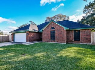 111 Bernard St, Brazoria, TX 77422