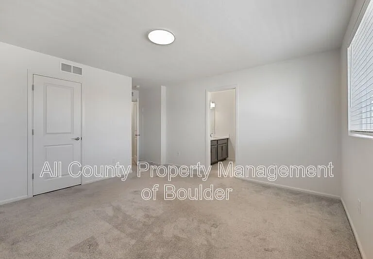 2455 Alpine St — Photo 13