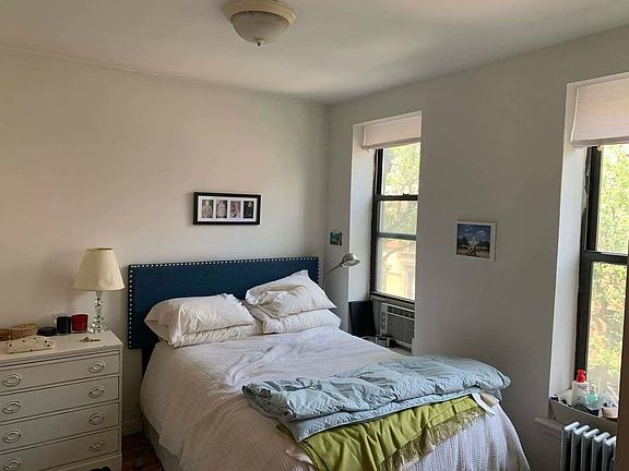 4th image of 226 E 83rd St #4F