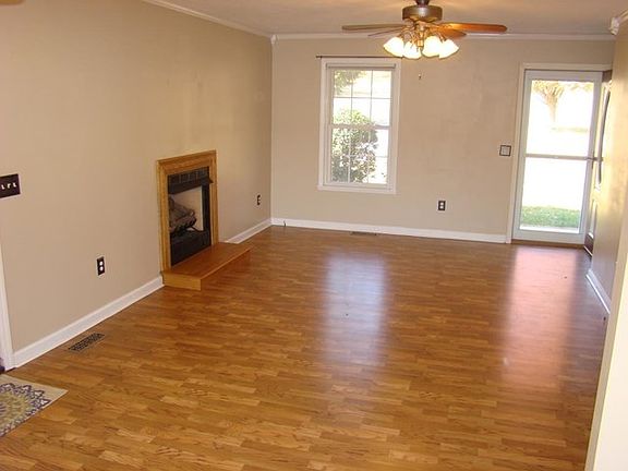 2nd image of 108 Penwood Ln