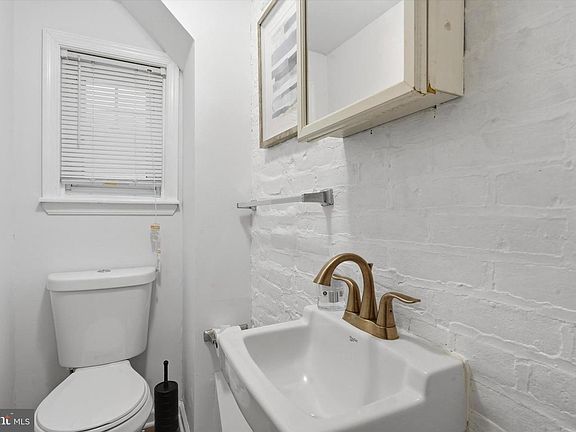4th image of 3323 Krail St