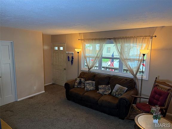 3rd image of 1108 Johnson St