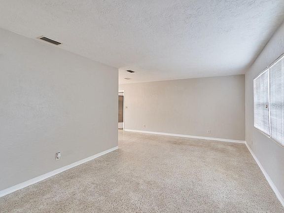 5th image of 11548 62nd Ave