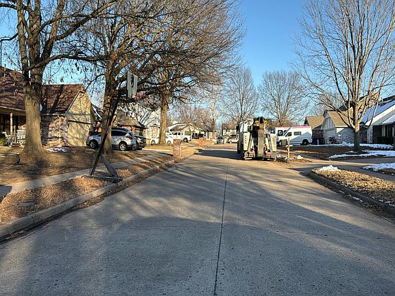 4th image of 317 W Raleigh Pl