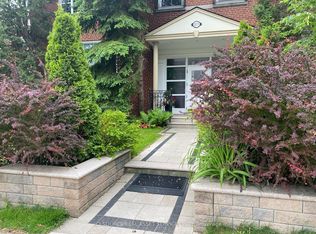 2675 Bloor St W #12, Toronto, ON M8X 1A4