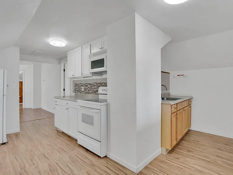 86 Orange St #2 — Photo 21