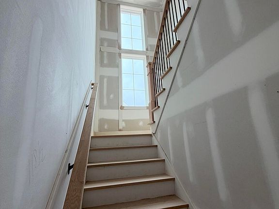 3rd image of 1044 Azalea Garden Cir