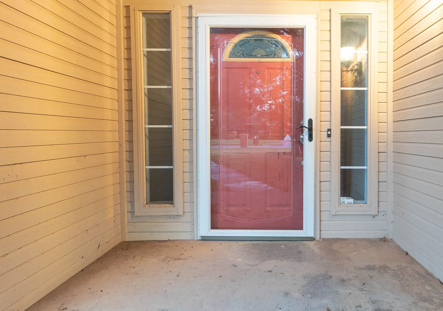 Spacious 3BD/2BTH In Yukon — Photo 2