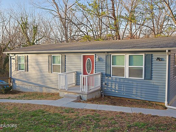 2nd image of 1104 Stony Point Rd