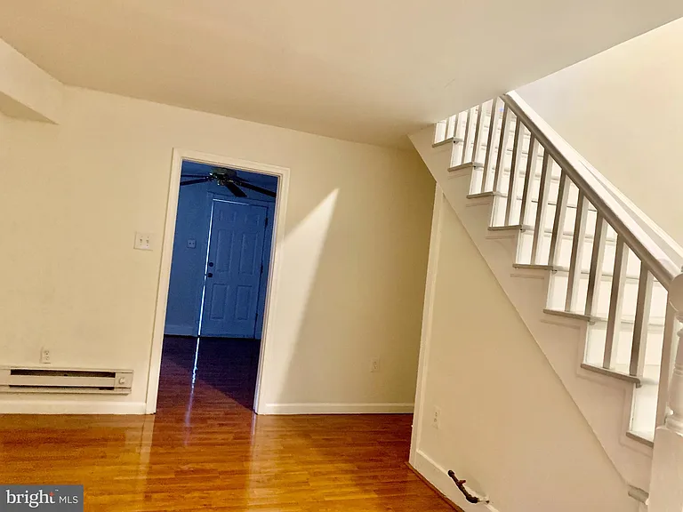 221 Baker St — Photo 4