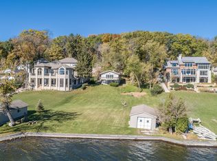 W284N3234 Lakeside Rd, Pewaukee, WI 53072
