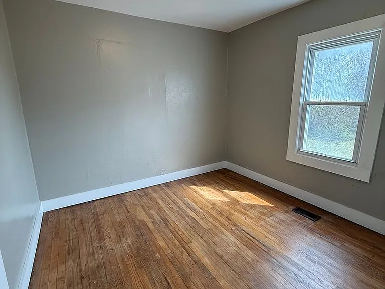 2522 Ramona St — Photo 8
