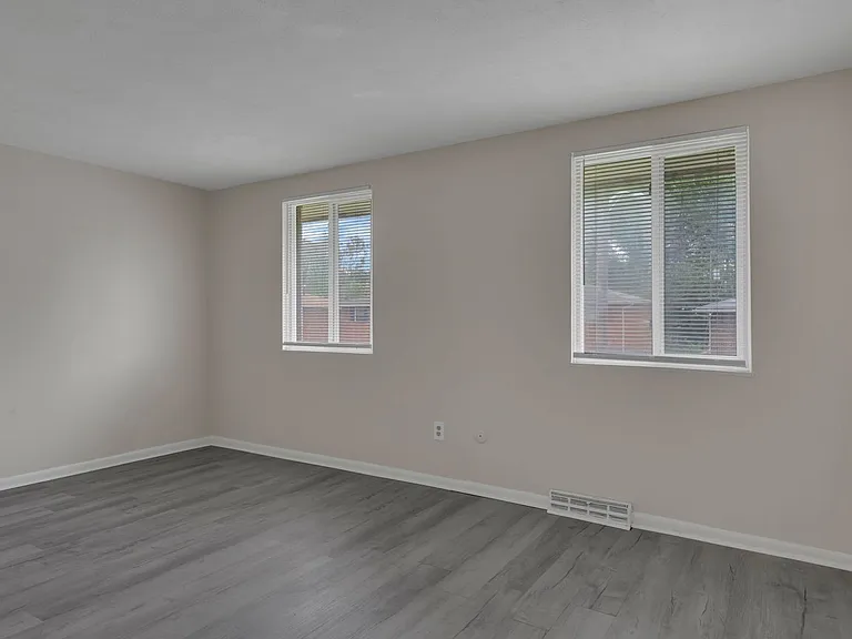 429 Barnett Rd — Photo 14