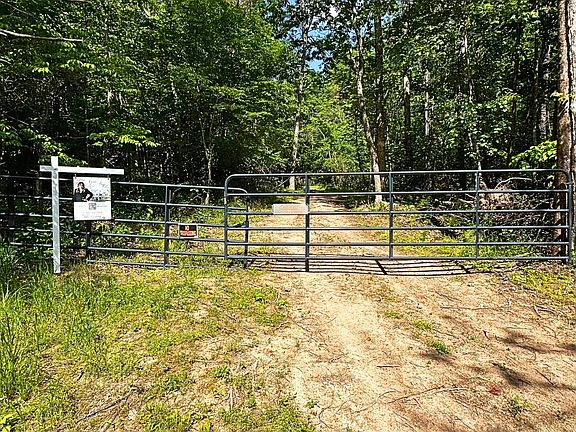 2nd image of 3994 Yates Rd