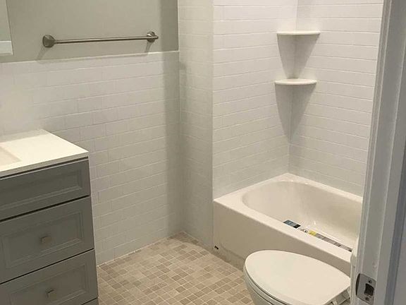 5th image of 89 Union Blvd Floor 1