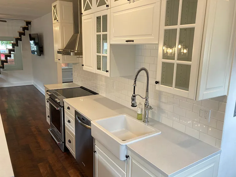 709 N Cedar St — Photo 18