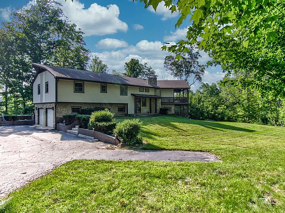 3rd image of 296 Canterbury Dr