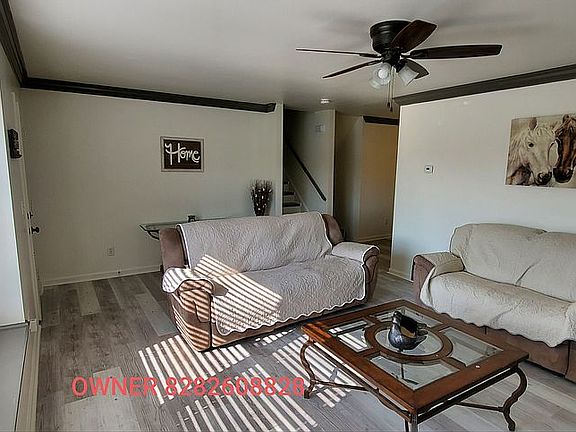 3rd image of 14 Fieldale Ct
