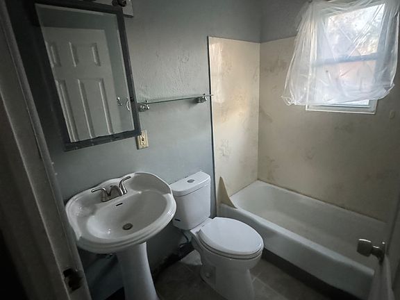 3rd image of 2171 Amherst Ave