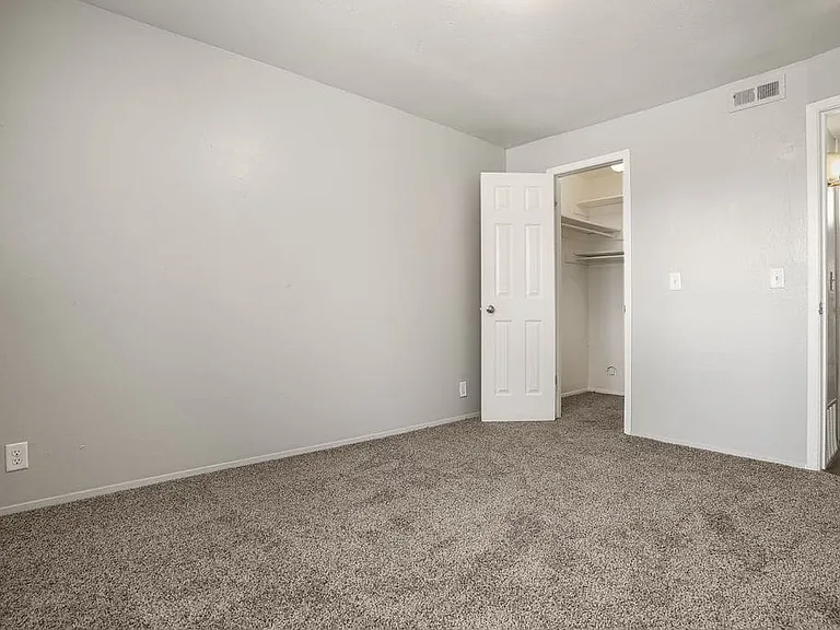 Hidden Pointe Apartments — Photo 29