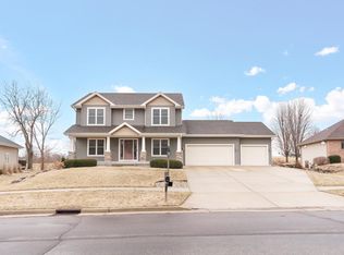 203 Ridgeview Ln, Columbus, WI 53925