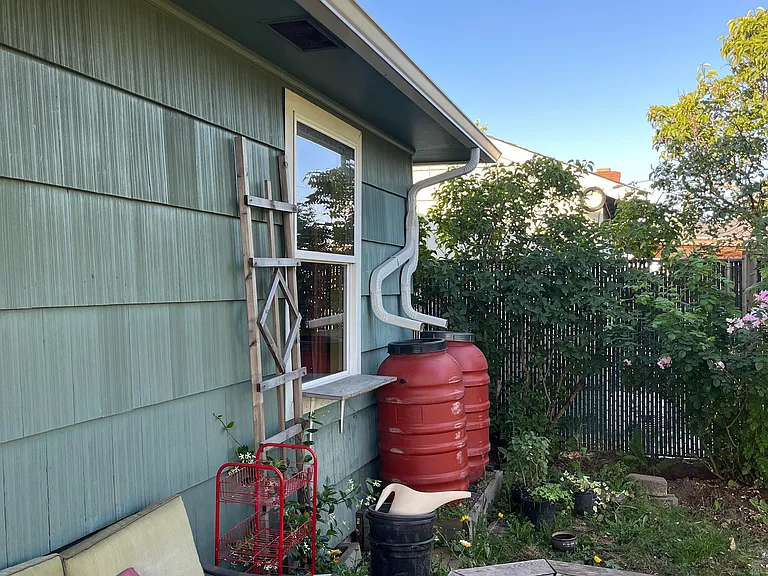 1331 Olympic St — Photo 4