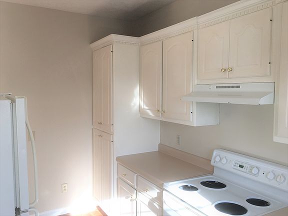 5th image of 1308 Saint Andrews Ln