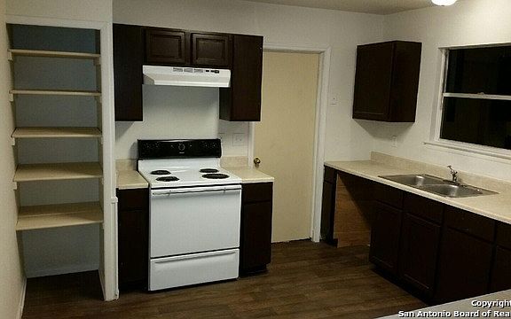 4th image of 7151 Glen Grove Dr