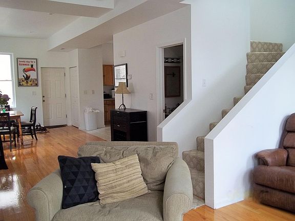 2nd image of 1928 N Damen Ave #2