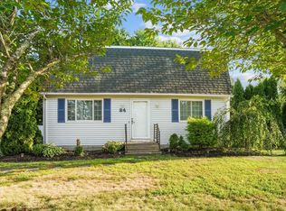 24 Longbow Dr, West Warwick, RI 02893