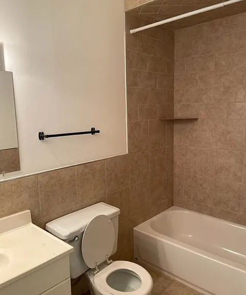 28 W Creek Ln #28 — Photo 14