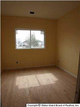 4th image of 262 Oldfield St