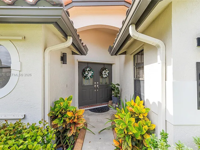 10900 NW 18th Ct — Photo 5