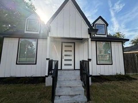 2201 Davis St - Property Image
