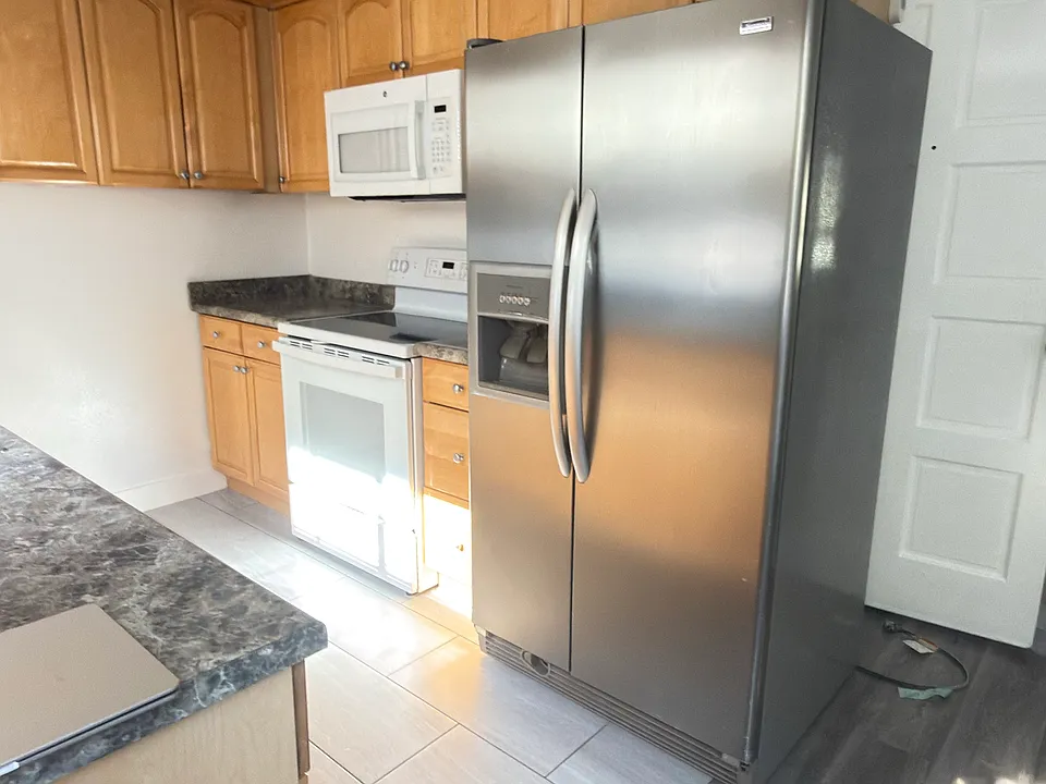 4042 Liberty Ave #3
